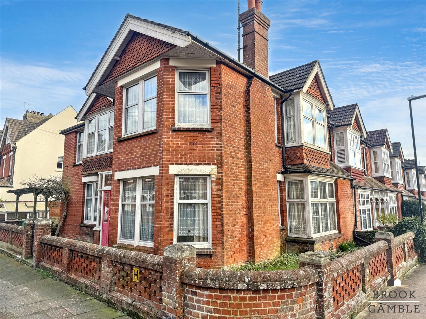 4 Bedroom House. Gore Park Road in Eastbourne,  17